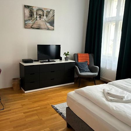 Casa Nostra - Ruhig & Zentral Wohnen Am Augarten Wenen Buitenkant foto